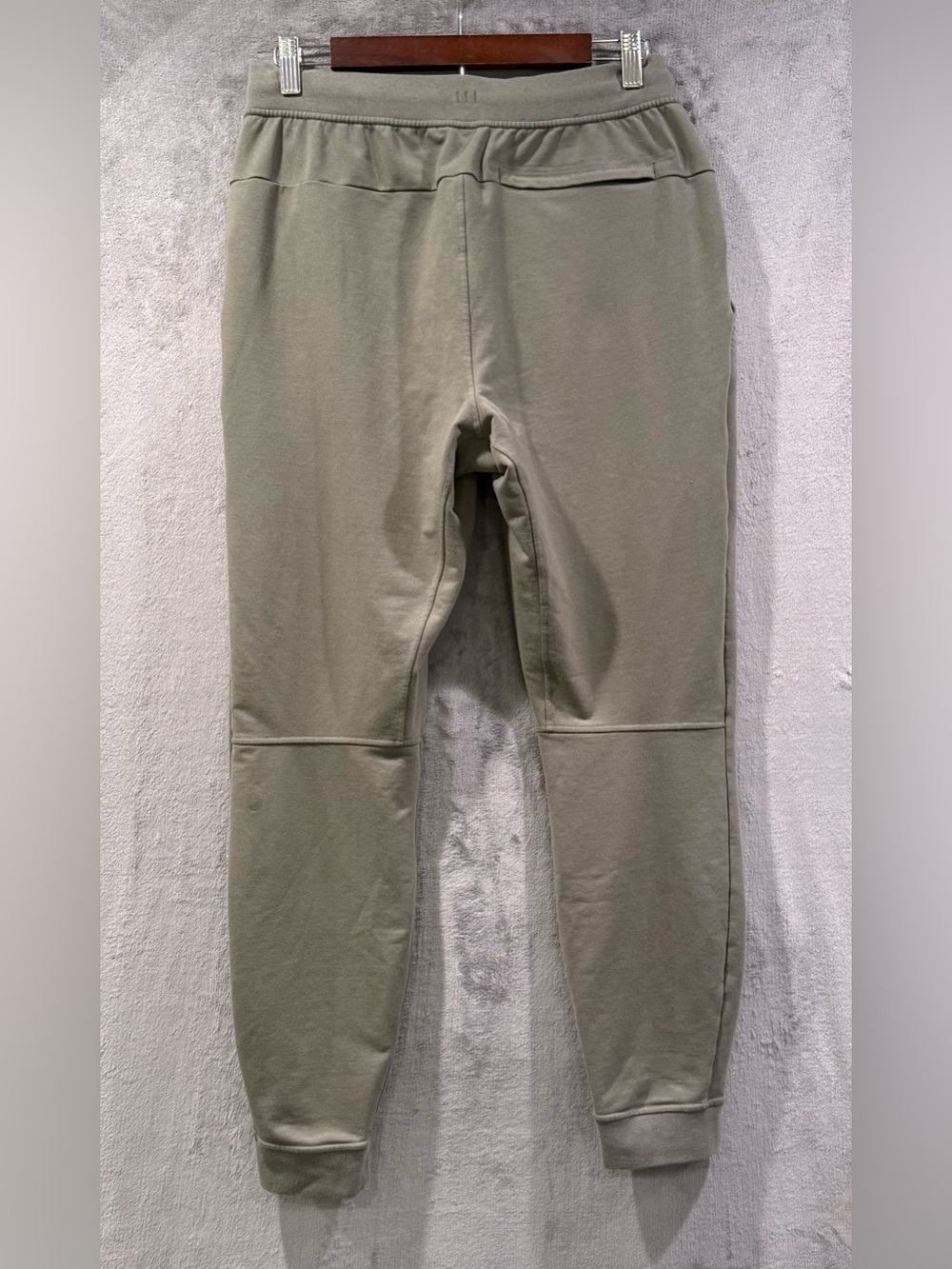 Lululemon City Sweat Joggers Men's Medium Olive Green Athletic Comfort - Picture 5 of 9